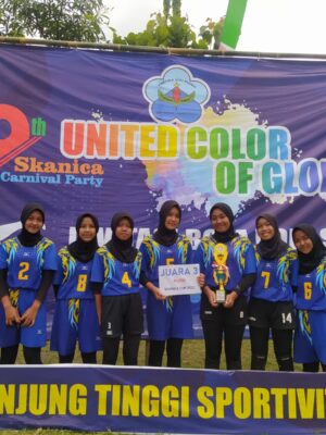 JUARA III BOLA VOLI PUTRI DALAM RANGKA HUT SMK NEGERI 1 CANGKRINGAN KE-19