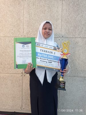 TERBAIK 2 LOMBA KOMIK PEMBELAJARAN JENJANG SMP
