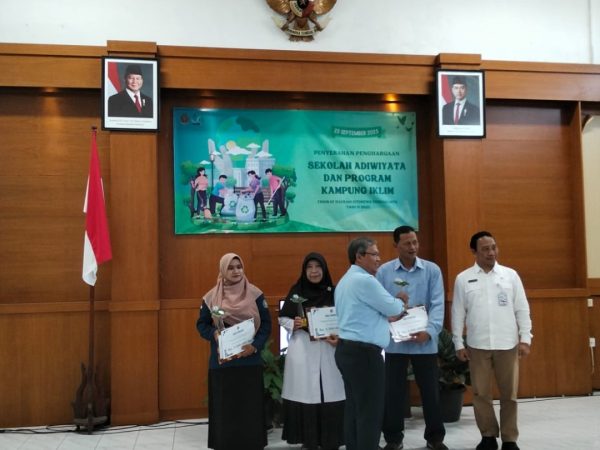 SMP NEGERI 3 PAKEM RAIH PERINGKAT 1 SEKOLAH ADIWIYATA TINGKAT DAERAH ISTIMEWA YOGYAKARTA TAHUN 2025 JENJANG SMP/MTs SEDERAJAT