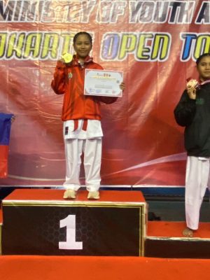 Juara 1 Pertandingan Karate Kelas Kumite Perorangan -35 kg Putri Yogyakarta Open Tournament International Championship VI Tahun 2026